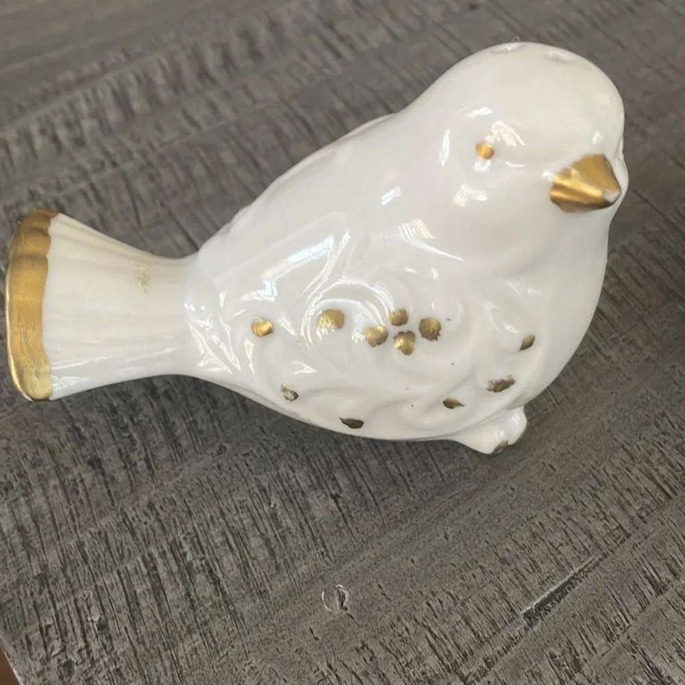 Pier 1 Ceramic White Birds Salt & Pepper Shakers